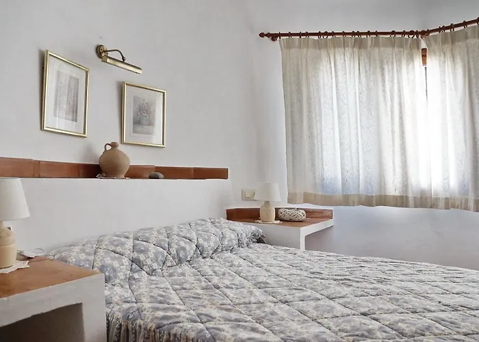 Adosado La Racona, Rotas De *